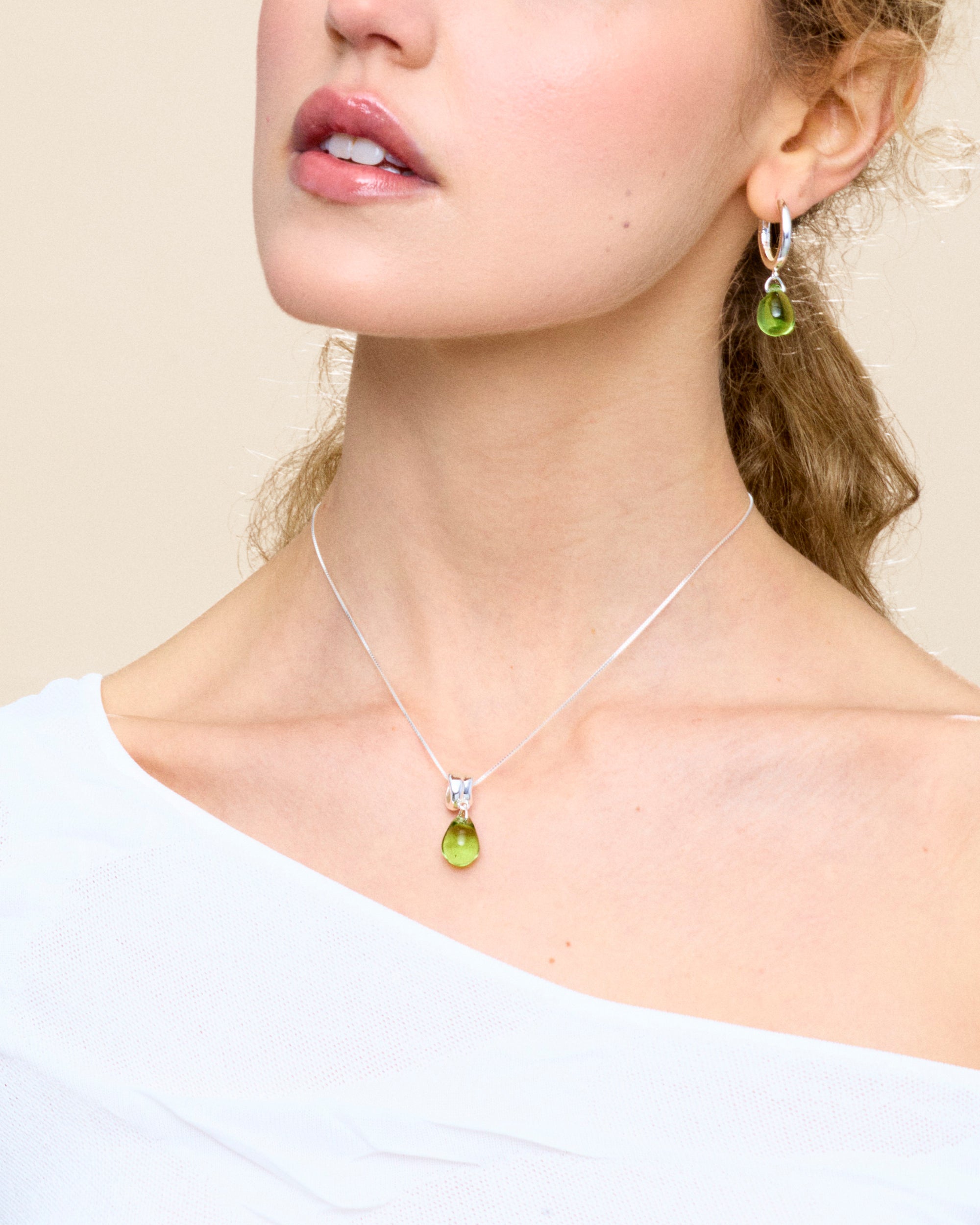 Sugar Drop Green Necklace in Silver