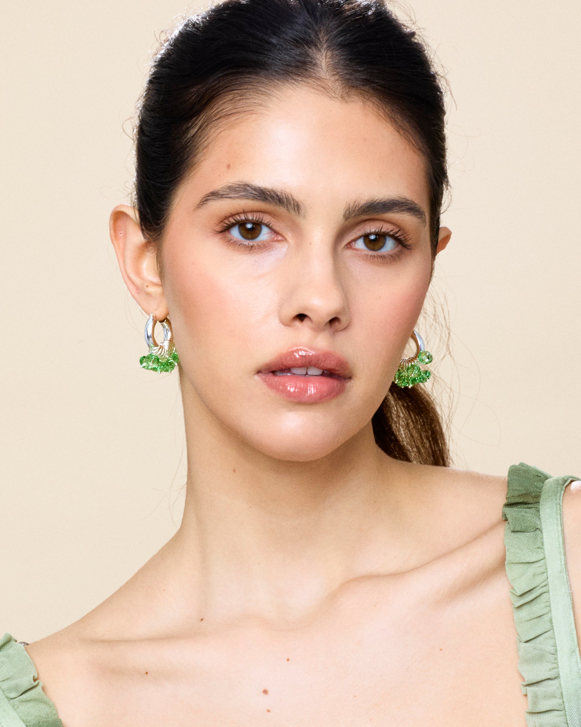 Island Girl Korvakorut Hopea