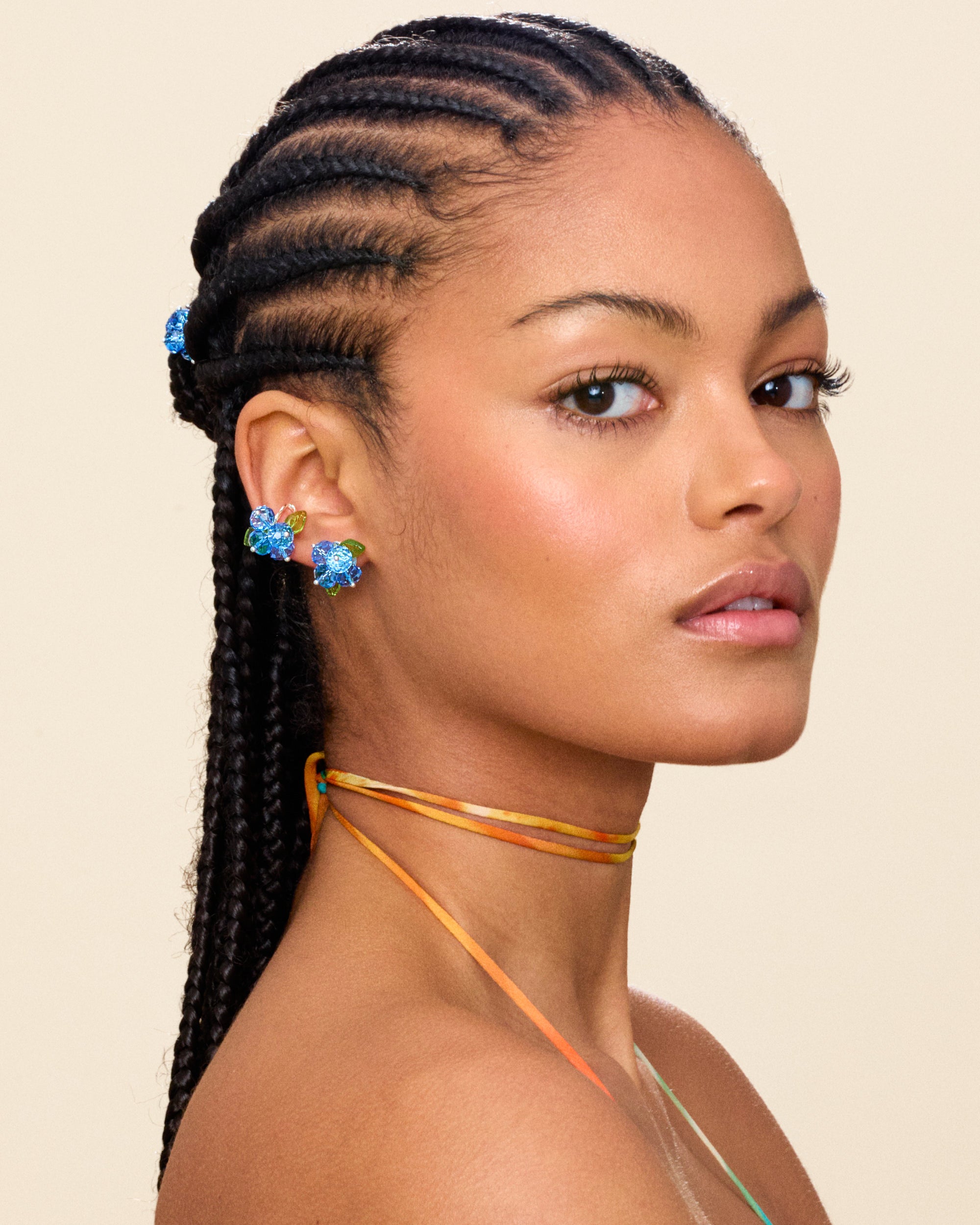 Blueberry Romance Earcuff in Silver