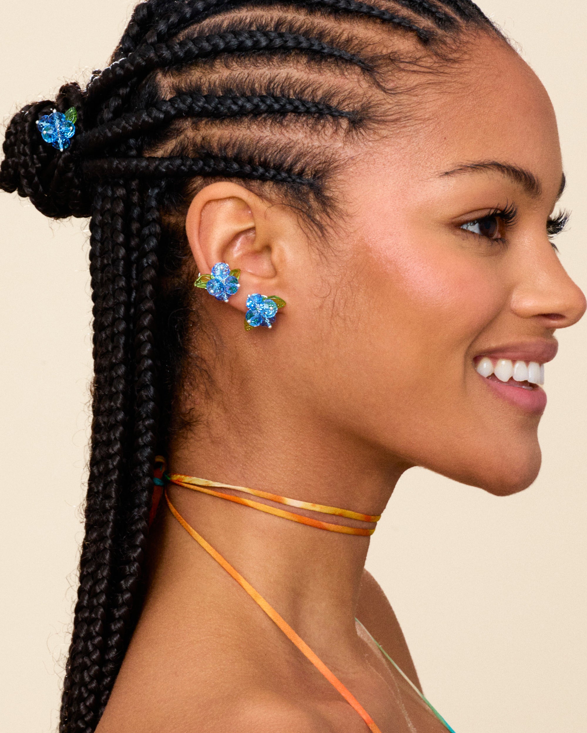 Blueberry Romance Earcuff in Silver