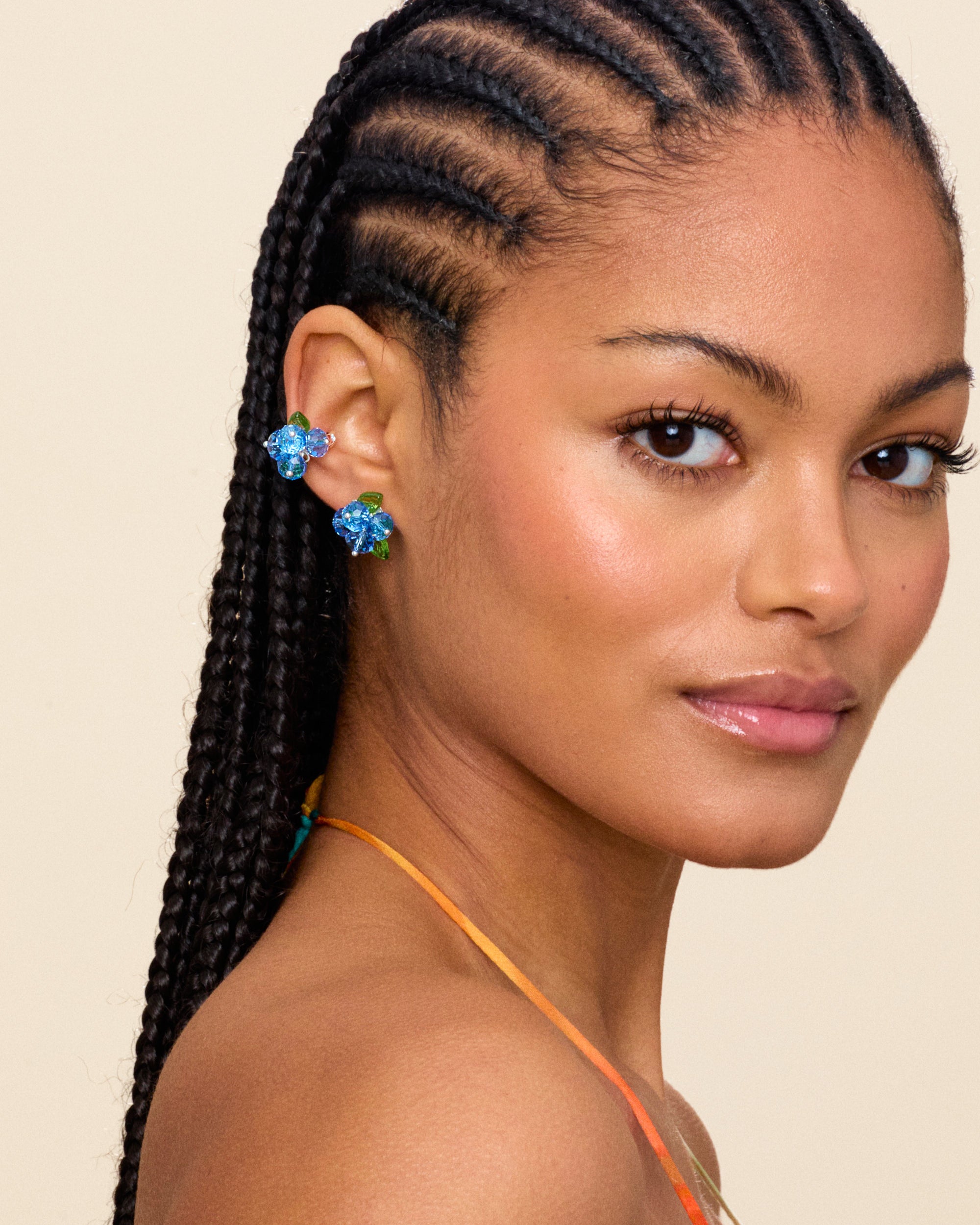 Blueberry Romance Earcuff in Silver