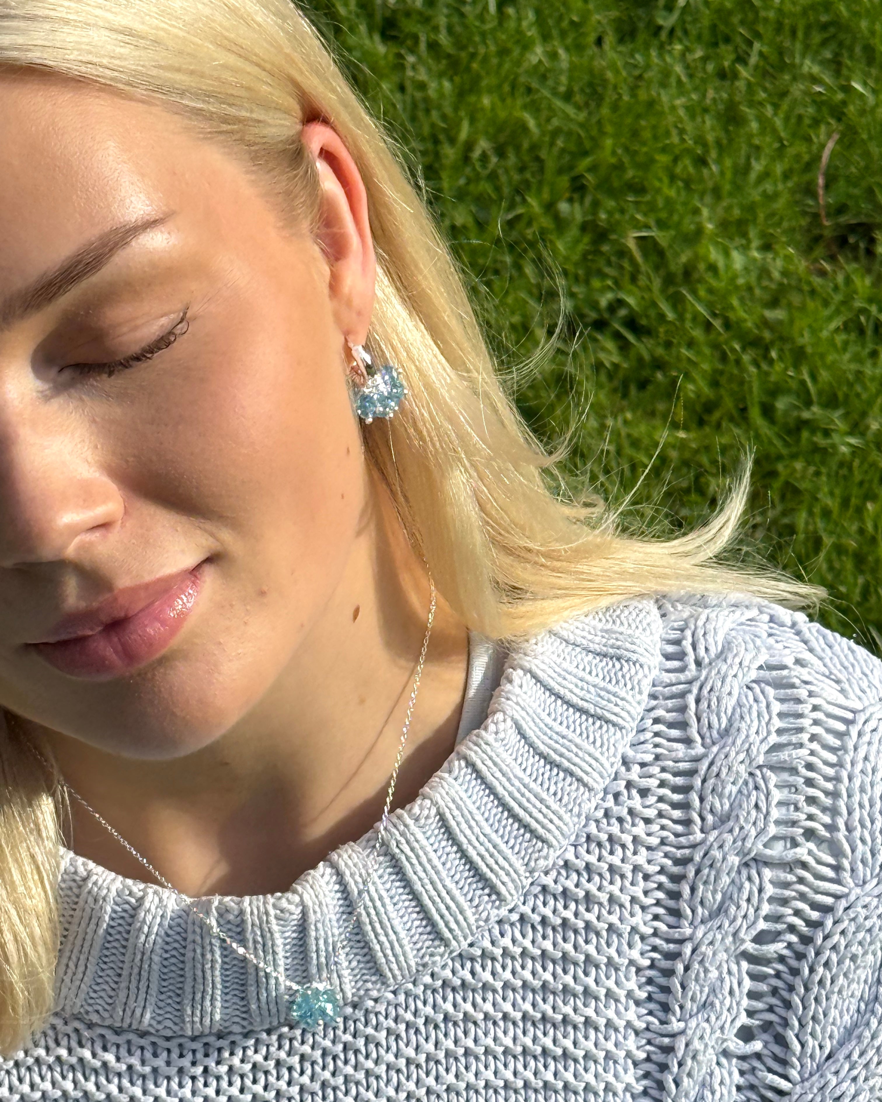 Aqua Cake Necklace in Silver
